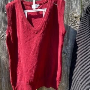 Cielo burgandy v neck vest viscose